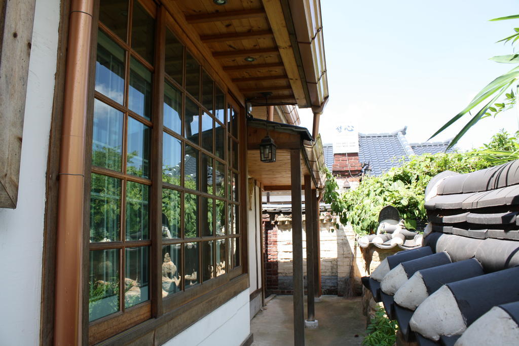 Dukmanjae Hotel Jeonju Exterior photo