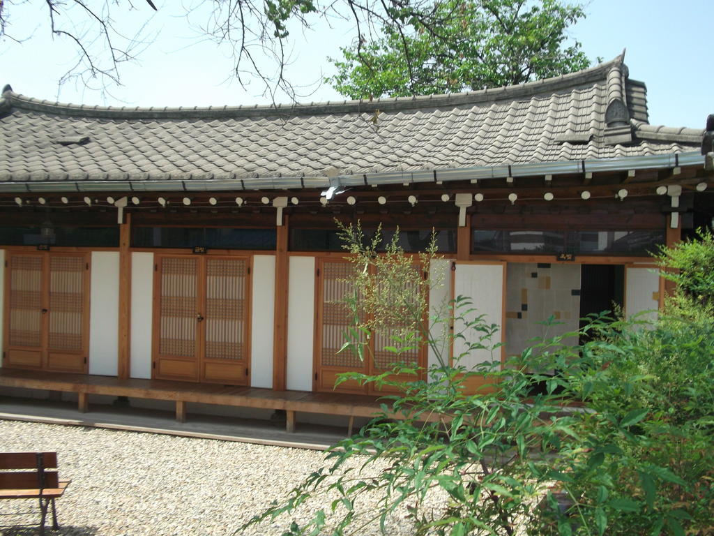 Dukmanjae Hotel Jeonju Exterior photo