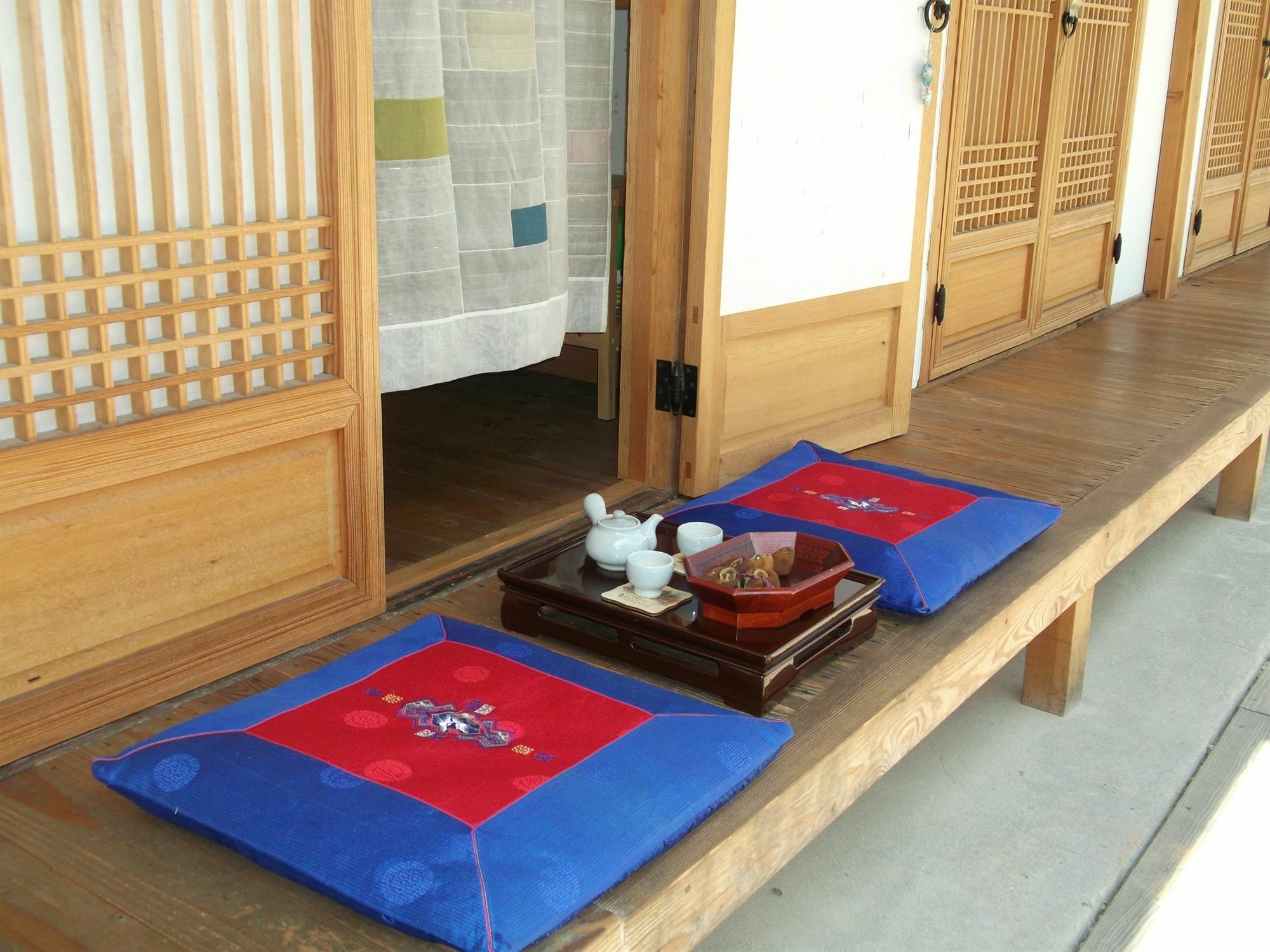 Dukmanjae Hotel Jeonju Exterior photo