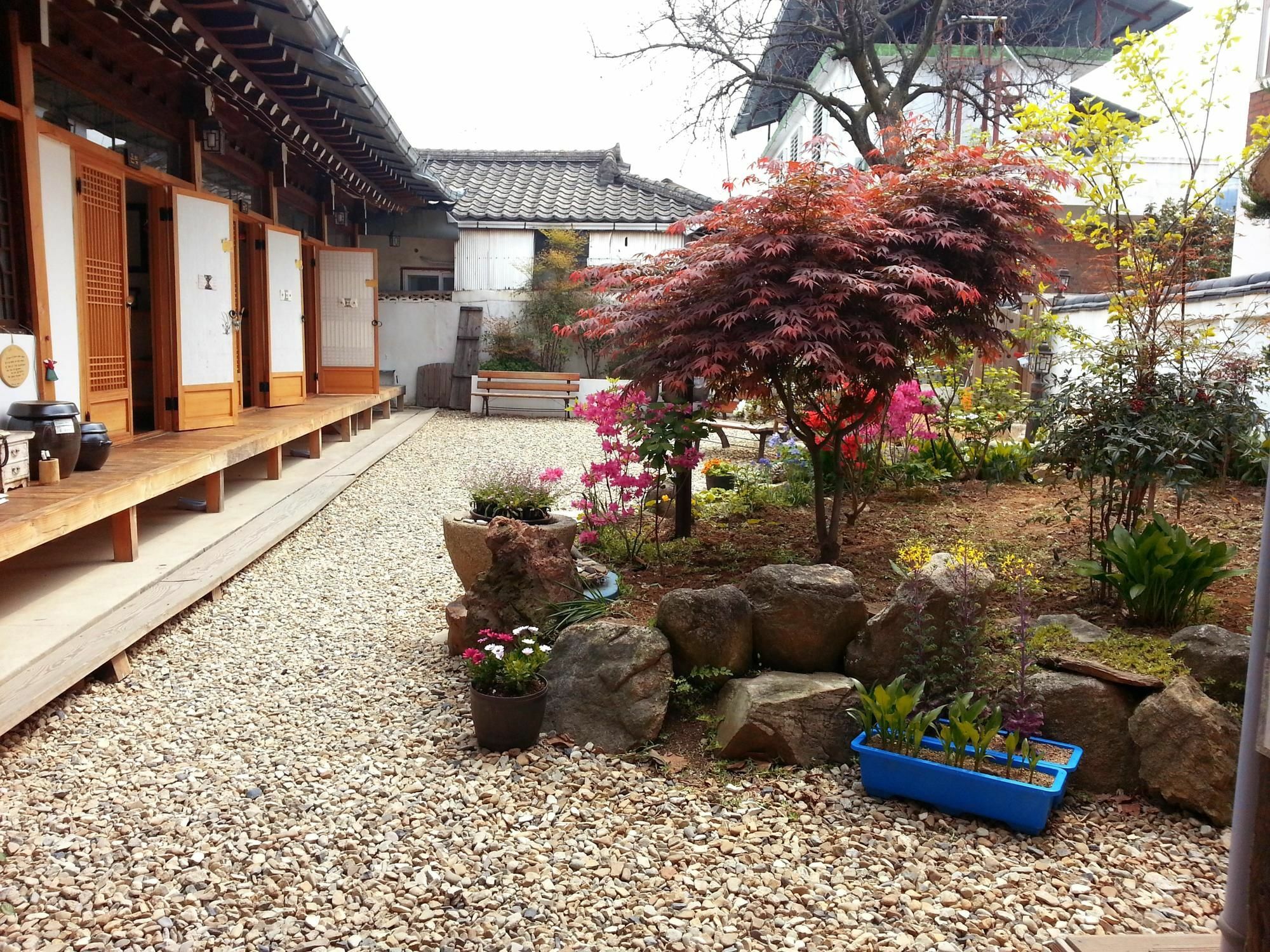 Dukmanjae Hotel Jeonju Exterior photo